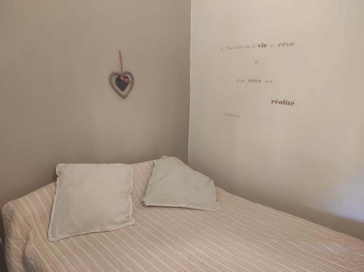 הוילה אנדלרושה Gite Le Vieux Perrin מראה חיצוני תמונה